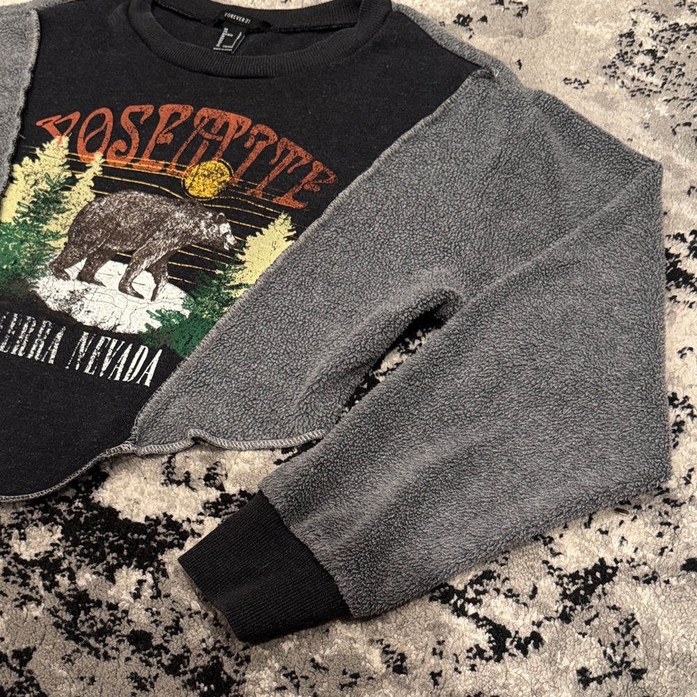Black and Gray Yosemite Crop Top - Picture 5 of 7